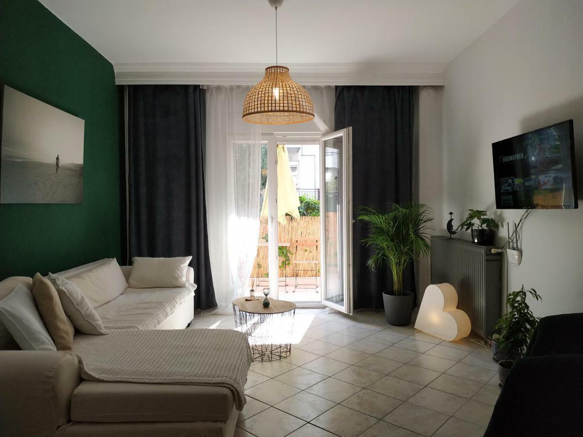 Bright Apartment Steps From The Sea Thessaloniki Exterior photo