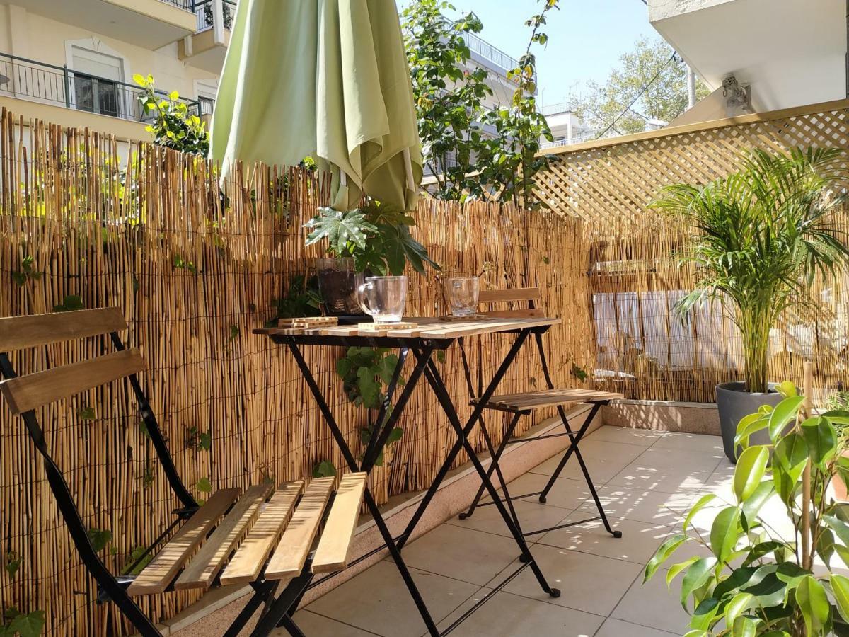 Bright Apartment Steps From The Sea Thessaloniki Exterior photo